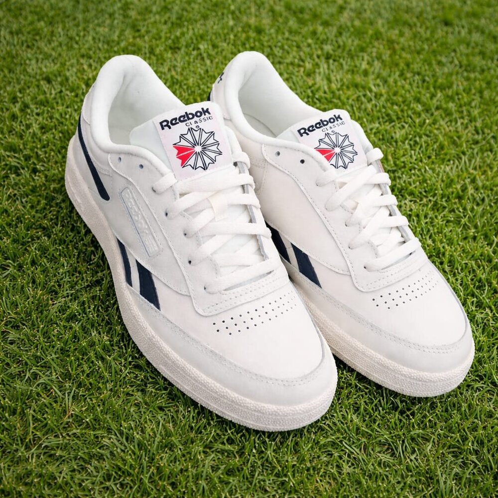 NWT Reebok Men's Classics Club C Revenge - White/Navy - Size: 10.5 ( 28.5 cm )